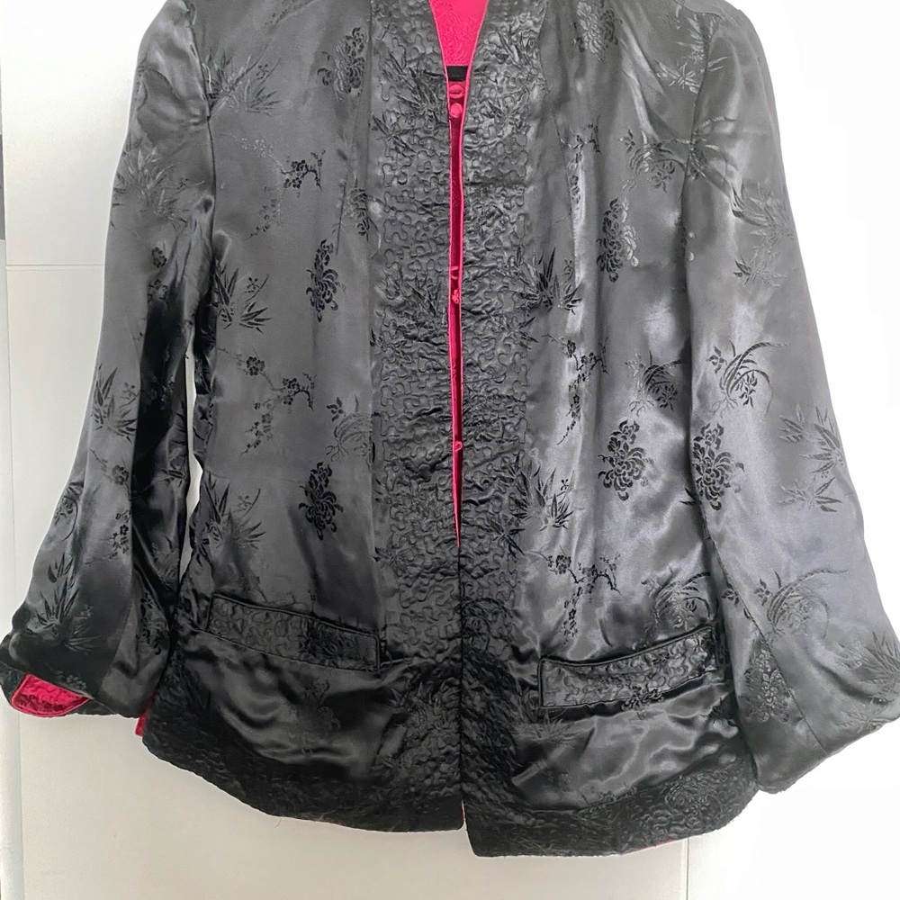 Women's Chinese Fuchsia Satin Blazer - Picture 4 of 8